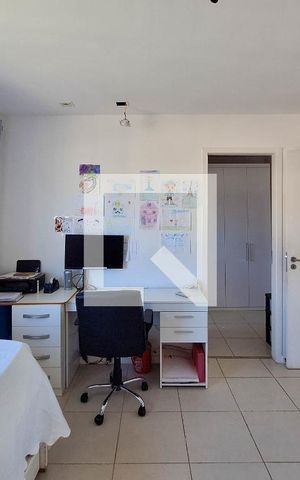 Casa à venda com 195m², 3 quartos e 2 vagas Casa à venda com 195m², 3 quartos e 2 vagasSuíte