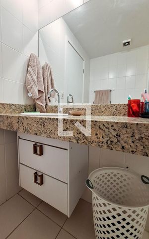 Casa à venda com 195m², 3 quartos e 2 vagas Casa à venda com 195m², 3 quartos e 2 vagasBanheiro Social