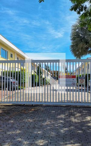 Casa à venda com 195m², 3 quartos e 2 vagas Casa à venda com 195m², 3 quartos e 2 vagasFachada