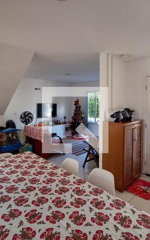 Casa à venda com 195m², 3 quartos e 2 vagas Casa à venda com 195m², 3 quartos e 2 vagasSala