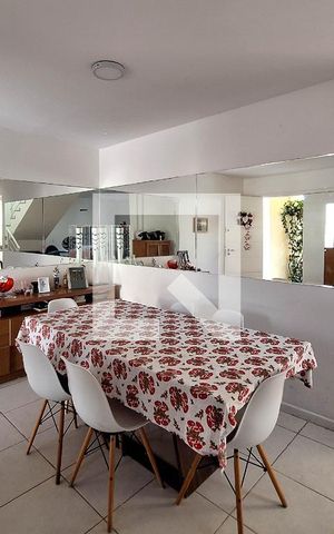 Casa à venda com 195m², 3 quartos e 2 vagas Casa à venda com 195m², 3 quartos e 2 vagasSala