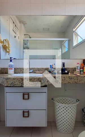 Casa à venda com 195m², 3 quartos e 2 vagas Casa à venda com 195m², 3 quartos e 2 vagasBanheiro da Suíte