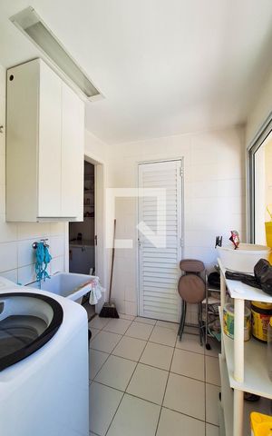 Casa à venda com 195m², 3 quartos e 2 vagas Casa à venda com 195m², 3 quartos e 2 vagasÁrea de Serviço