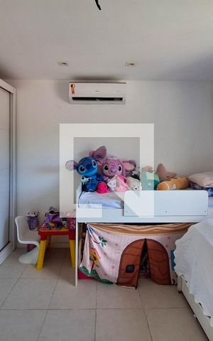 Casa à venda com 195m², 3 quartos e 2 vagas Casa à venda com 195m², 3 quartos e 2 vagasSuíte