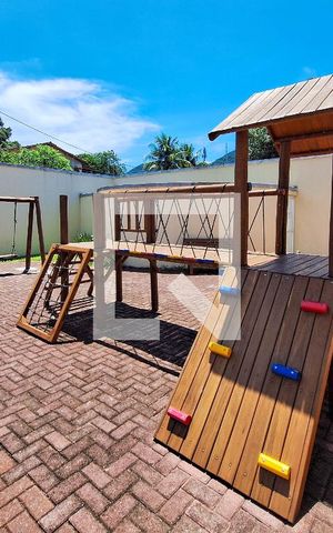 Casa à venda com 195m², 3 quartos e 2 vagas Casa à venda com 195m², 3 quartos e 2 vagasÁrea comum - Playground