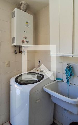 Casa à venda com 195m², 3 quartos e 2 vagas Casa à venda com 195m², 3 quartos e 2 vagasÁrea de Serviço