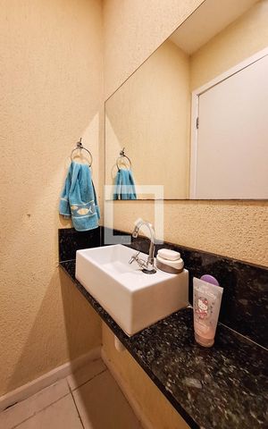 Casa à venda com 195m², 3 quartos e 2 vagas Casa à venda com 195m², 3 quartos e 2 vagasLavabo