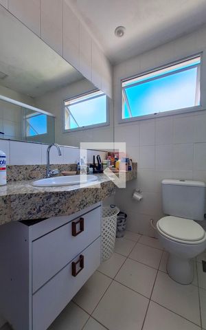 Casa à venda com 195m², 3 quartos e 2 vagas Casa à venda com 195m², 3 quartos e 2 vagasBanheiro da Suíte
