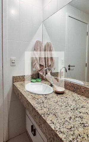 Casa à venda com 195m², 3 quartos e 2 vagas Casa à venda com 195m², 3 quartos e 2 vagasBanheiro Social
