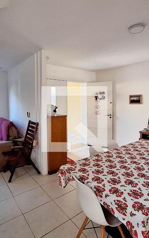 Casa à venda com 195m², 3 quartos e 2 vagas Casa à venda com 195m², 3 quartos e 2 vagasSala