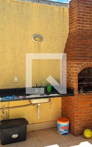 Casa à venda com 195m², 3 quartos e 2 vagas Casa à venda com 195m², 3 quartos e 2 vagasChurrasqueira