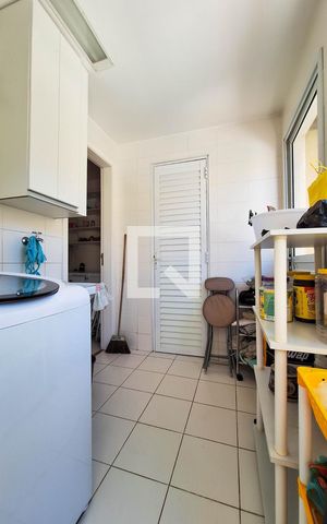 Casa à venda com 195m², 3 quartos e 2 vagas Casa à venda com 195m², 3 quartos e 2 vagasÁrea de Serviço