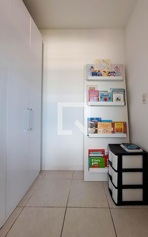 Casa à venda com 195m², 3 quartos e 2 vagas Casa à venda com 195m², 3 quartos e 2 vagasCloset da suíte