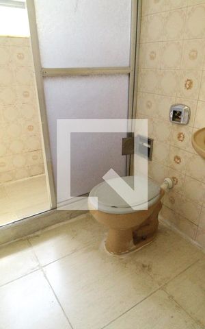 Casa de condomínio para alugar com 72m², 2 quartos e sem vagaBanheiro