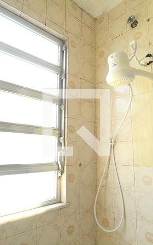 Casa de condomínio para alugar com 72m², 2 quartos e sem vagaBanheiro