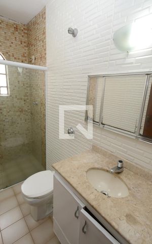 Casa à venda com 170m², 2 quartos e 1 vagaBanheiro