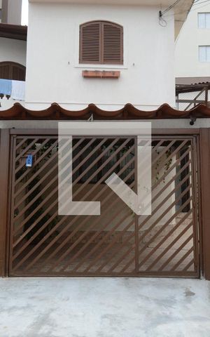 Casa à venda com 170m², 2 quartos e 1 vagaFachada