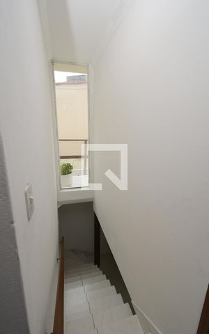 Casa à venda com 170m², 2 quartos e 1 vagaEscada