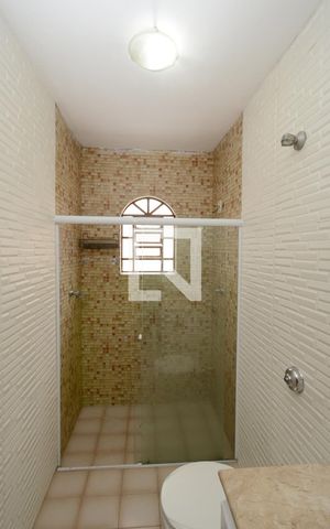 Casa à venda com 170m², 2 quartos e 1 vagaBanheiro