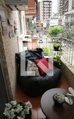 Apartamento à venda com 75m², 2 quartos e 1 vagaVaranda