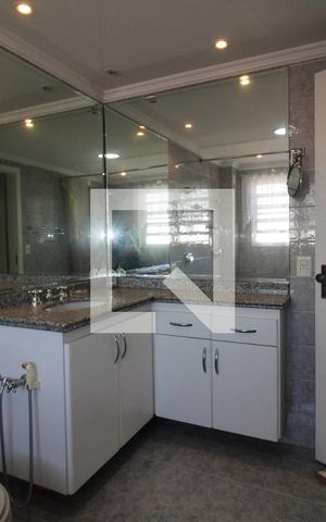 Apartamento à venda com 212m², 3 quartos e 2 vagasBanheiro 2