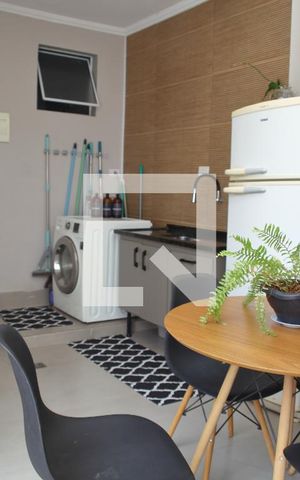 Casa à venda com 230m², 3 quartos e 2 vagasCozinha 