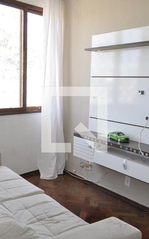 Apartamento para alugar com 75m², 2 quartos e 1 vagaSala