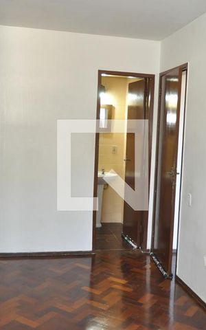 Apartamento para alugar com 75m², 2 quartos e 1 vagaCorredor
