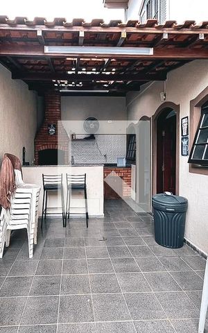 Casa para alugar com 120m², 3 quartos e 2 vagasÁrea Externa