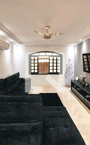 Casa para alugar com 120m², 3 quartos e 2 vagasSala