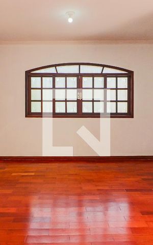 Casa para alugar com 282m², 4 quartos e 2 vagas Casa para alugar com 282m², 4 quartos e 2 vagasQuarto 4 / Salão