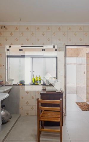 Casa para alugar com 450m², 3 quartos e 6 vagasÁrea de Serviço
