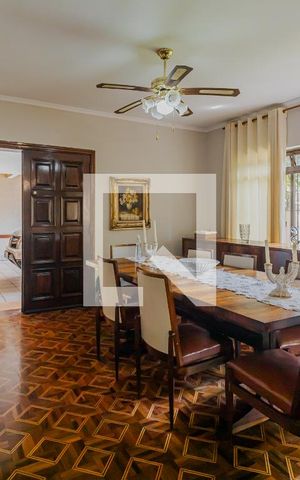 Casa para alugar com 450m², 3 quartos e 6 vagasSala