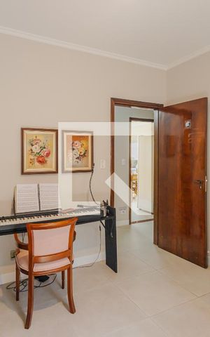 Casa para alugar com 450m², 3 quartos e 6 vagasSuíte 1