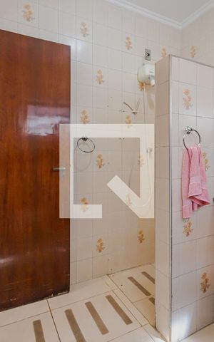 Casa para alugar com 450m², 3 quartos e 6 vagasBanheiro da Suíte 1