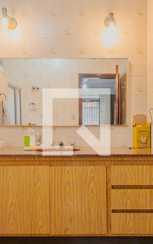 Casa para alugar com 450m², 3 quartos e 6 vagasBanheiro da Suíte 2
