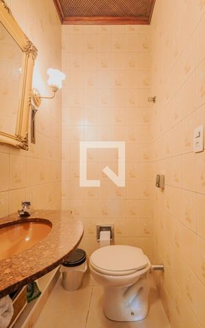 Casa para alugar com 450m², 3 quartos e 6 vagasLavabo