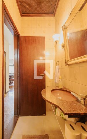 Casa para alugar com 450m², 3 quartos e 6 vagasLavabo