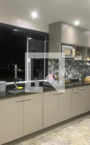 Casa à venda com 300m², 2 quartos e 4 vagas Casa à venda com 300m², 2 quartos e 4 vagasCozinha