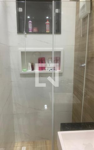 Casa à venda com 300m², 2 quartos e 4 vagas Casa à venda com 300m², 2 quartos e 4 vagasBanheiro