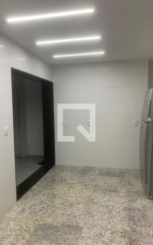 Casa à venda com 300m², 2 quartos e 4 vagas Casa à venda com 300m², 2 quartos e 4 vagasCozinha