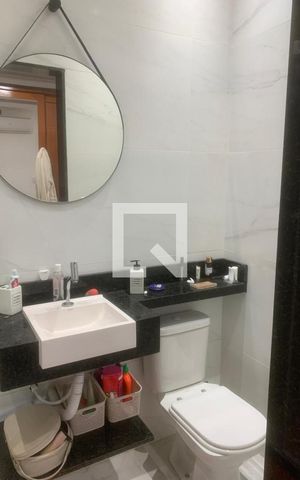Casa à venda com 300m², 2 quartos e 4 vagas Casa à venda com 300m², 2 quartos e 4 vagasBanheiro