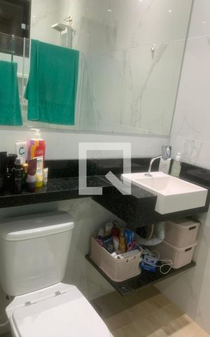 Casa à venda com 300m², 2 quartos e 4 vagas Casa à venda com 300m², 2 quartos e 4 vagasBanheiro