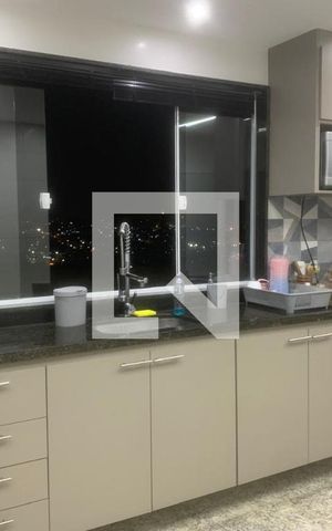 Casa à venda com 300m², 2 quartos e 4 vagas Casa à venda com 300m², 2 quartos e 4 vagasCozinha