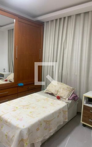 Casa à venda com 300m², 2 quartos e 4 vagas Casa à venda com 300m², 2 quartos e 4 vagasQuarto 2
