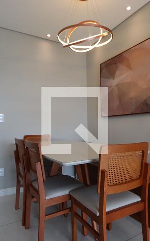 Apartamento à venda com 60m², 2 quartos e 1 vagaSala de Jantar