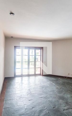 Casa de condomínio à venda com 445m², 3 quartos e 4 vagas Casa de condomínio à venda com 445m², 3 quartos e 4 vagasSala