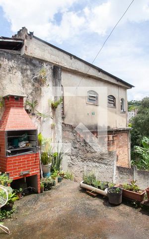 Casa à venda com 500m², 3 quartos e 1 vaga Casa à venda com 500m², 3 quartos e 1 vagaGaragem