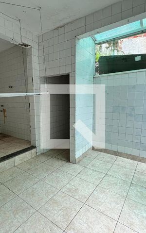 Casa à venda com 610m², 5 quartos e 4 vagas Casa à venda com 610m², 5 quartos e 4 vagasÁrea de Serviço