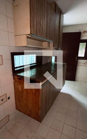 Casa à venda com 610m², 5 quartos e 4 vagas Casa à venda com 610m², 5 quartos e 4 vagasCozinha
